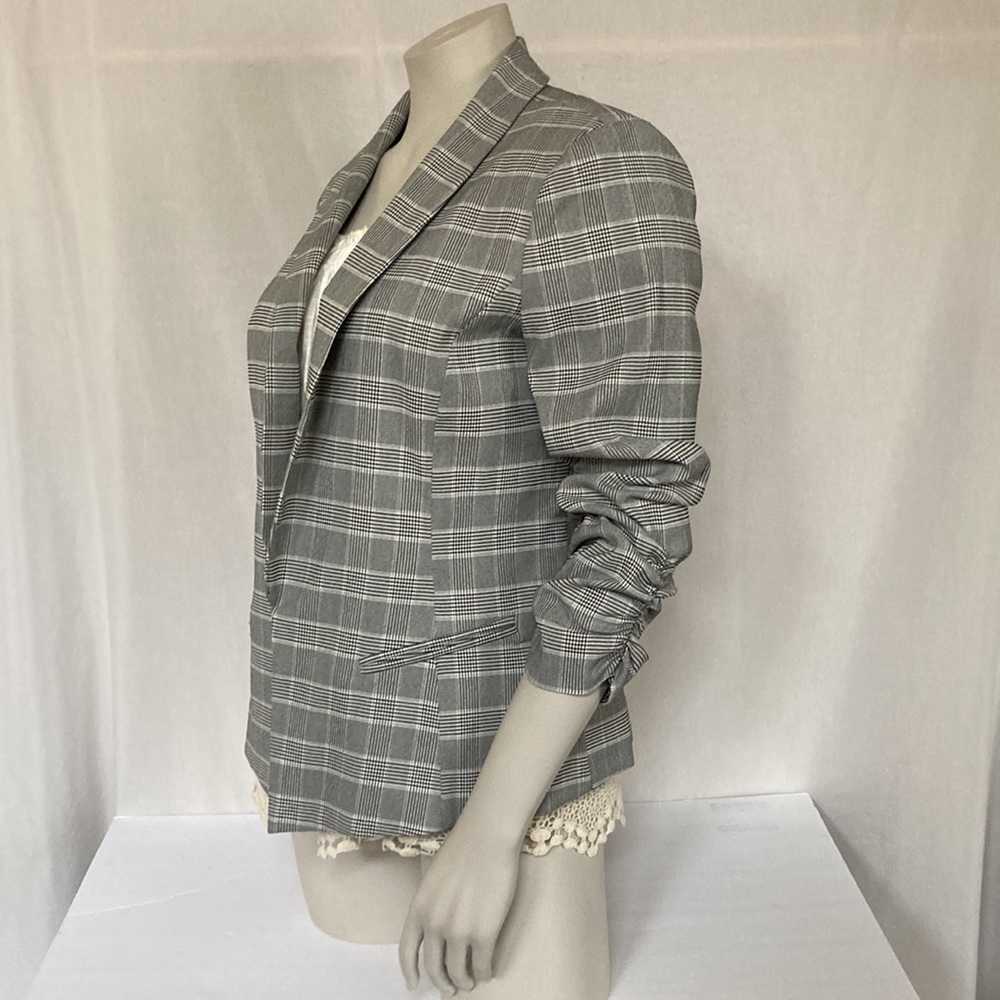 TAKARA Women’s Ruched-Sleeve Plaid Jacket Black/Gray Size Small NWOT